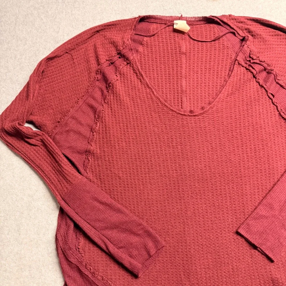 We The Free Free People Burgundy Waffle Knit Thermal Top Scoop Neck Size Medium